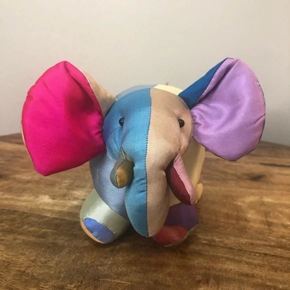 100 % Thai Silk Elephant. Multicolored and in perfect condition. BNWT - Picture 1 of 8